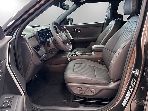 Kia Seltos 8 of 15
