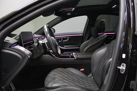 Mercedes-Benz S580 e 12 of 16