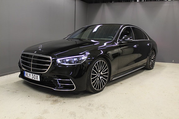 Mercedes-Benz S580 e 2 of 5