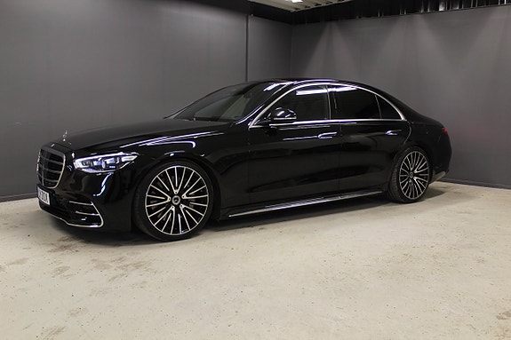 Mercedes-Benz S580 e 3 of 5