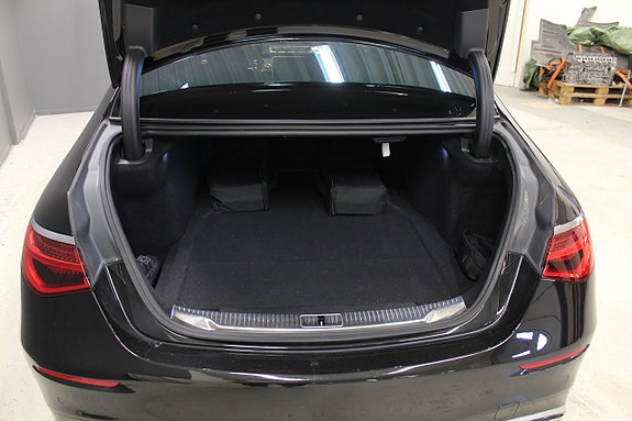 Mercedes-Benz S580 e 16 of 16
