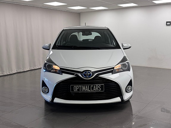 Toyota Yaris 3 of 15