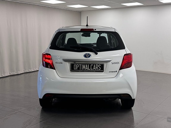 Toyota Yaris 11 of 15
