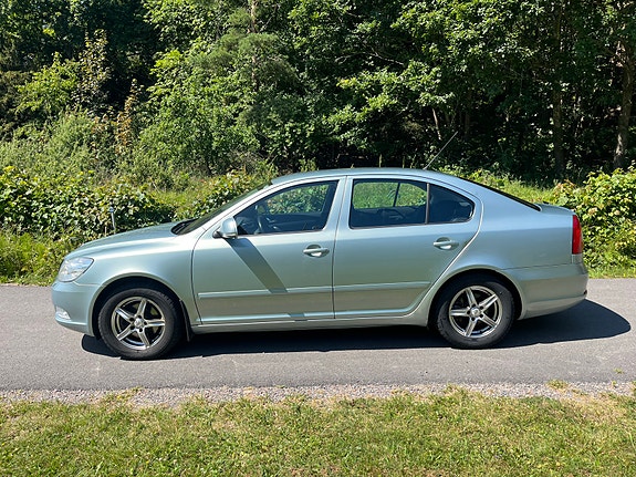 Skoda Octavia 3 of 10