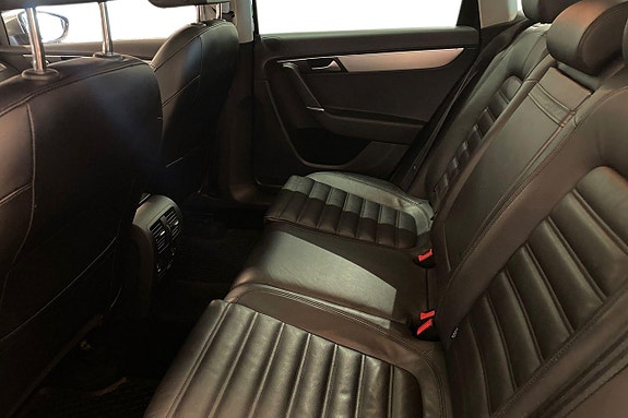Volkswagen Passat Alltrack 22 of 26