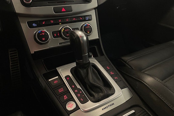 Volkswagen Passat Alltrack 18 of 26