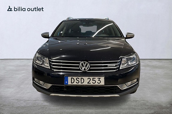 Volkswagen Passat Alltrack 3 of 26