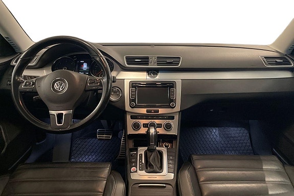 Volkswagen Passat Alltrack 10 of 26