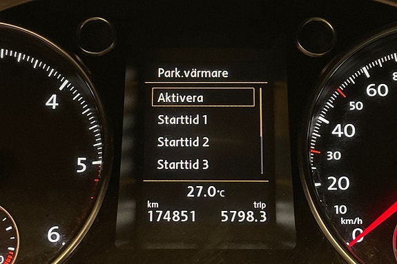 Volkswagen Passat Alltrack 14 of 26