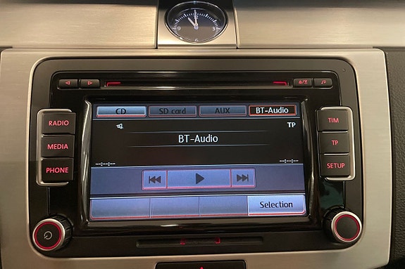 Volkswagen Passat Alltrack 17 of 26