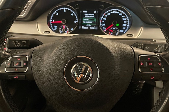 Volkswagen Passat Alltrack 12 of 26