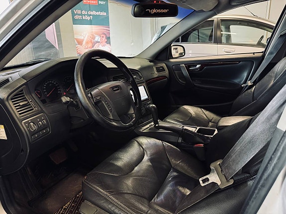 Volvo V70 7 of 9