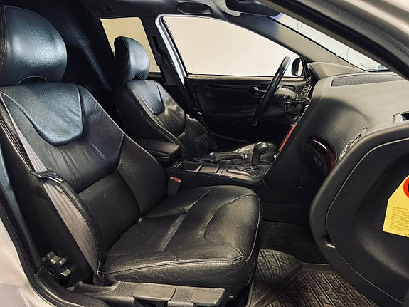 Volvo V70 9 of 9