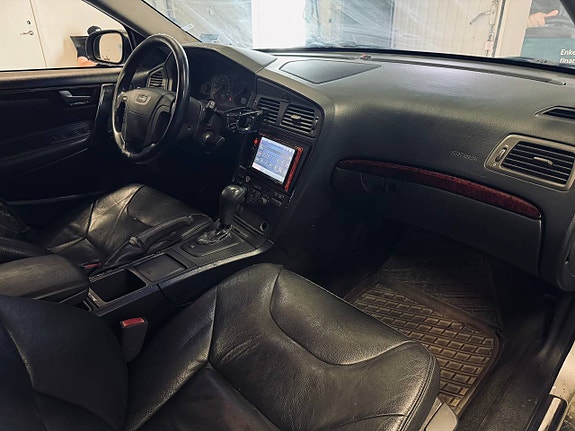 Volvo V70 8 of 9