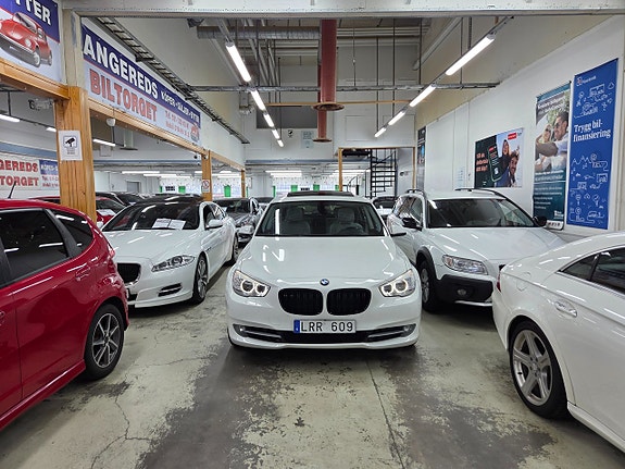 BMW 530d 3 of 5