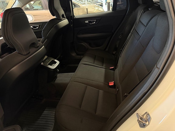 Volvo V60 22 of 26