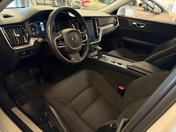 Volvo V60 7 of 26