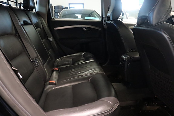 Volvo XC70 11 of 22
