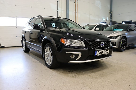 Volvo XC70 2 of 5