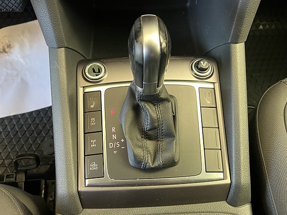 Volkswagen Amarok 14 of 21