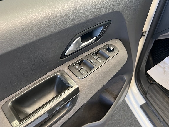Volkswagen Amarok 9 of 21