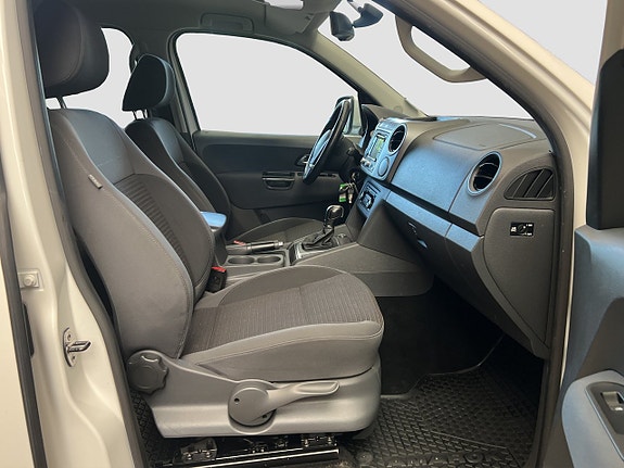 Volkswagen Amarok 19 of 21