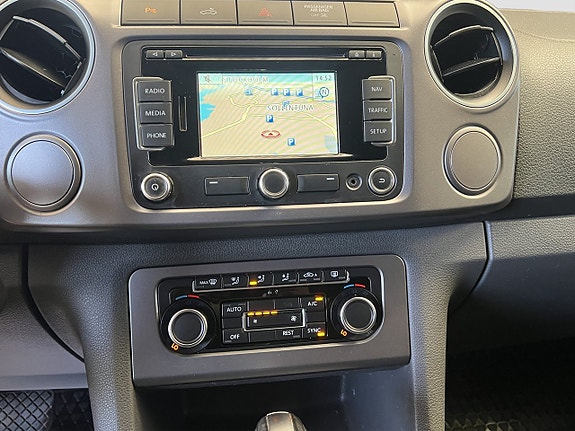 Volkswagen Amarok 17 of 21