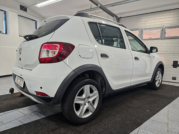 Dacia Sandero Stepway 2 of 5
