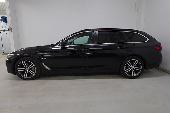 BMW 530e 3 of 5