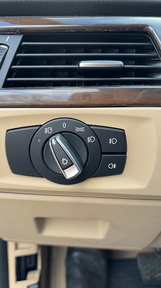 BMW 320d 4 of 5