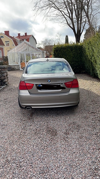 BMW 320d 2 of 5