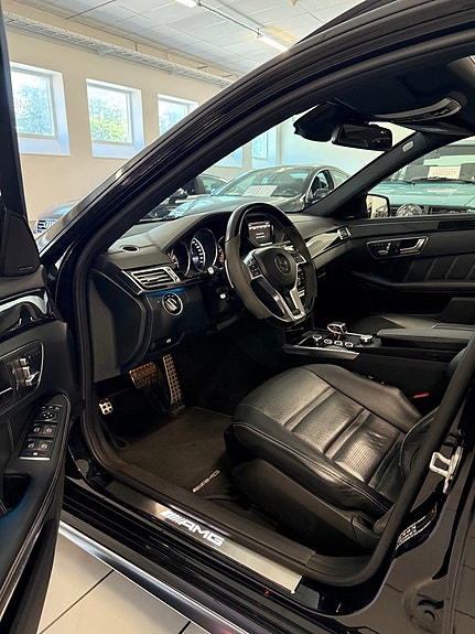 Mercedes-Benz E63 7 of 25
