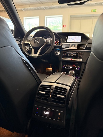 Mercedes-Benz E63 21 of 25