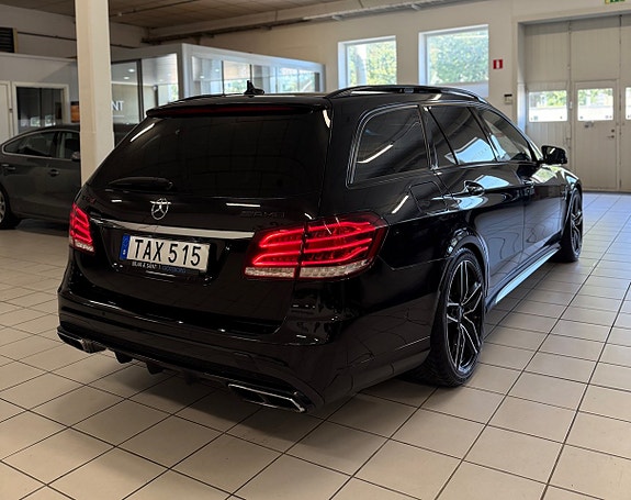 Mercedes-Benz E63 3 of 5