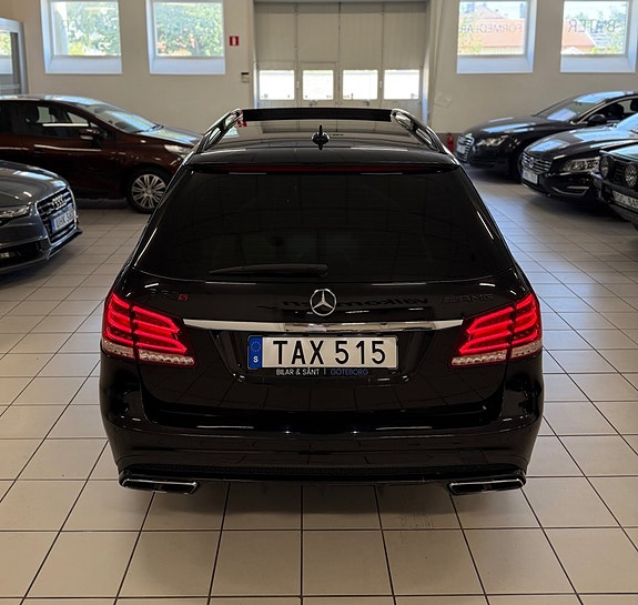 Mercedes-Benz E63 4 of 5