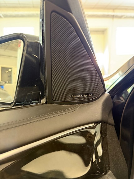 Mercedes-Benz E63 10 of 25