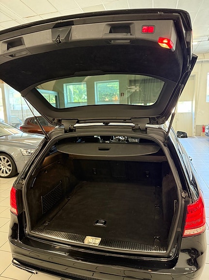 Mercedes-Benz E63 25 of 25