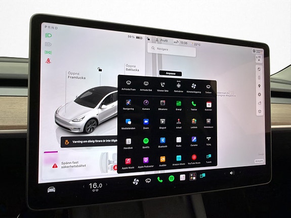 Tesla Model Y 23 of 30