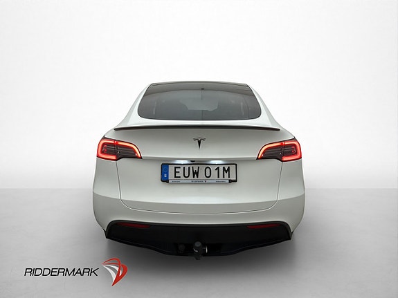 Tesla Model Y 8 of 30