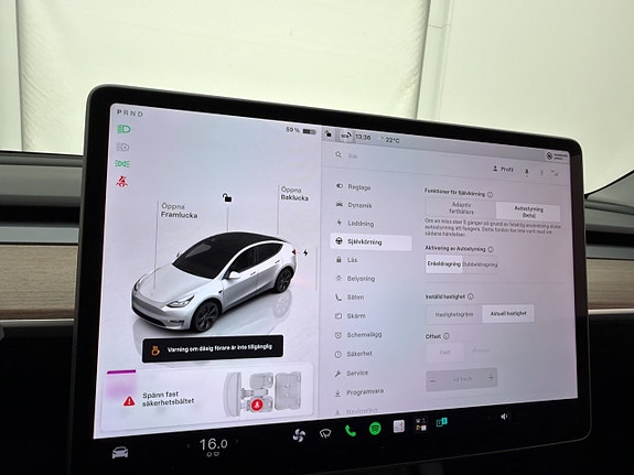 Tesla Model Y 25 of 30