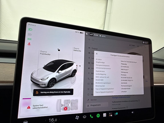 Tesla Model Y 28 of 30