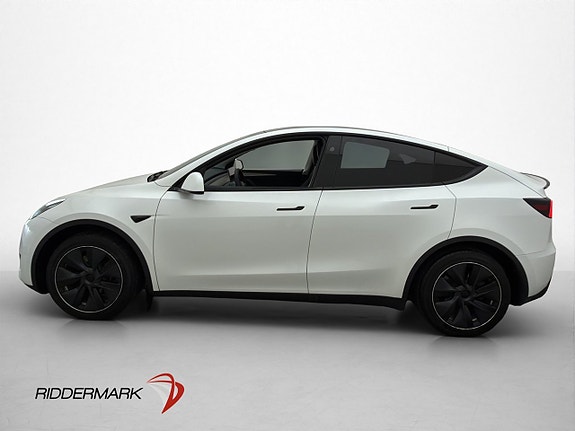 Tesla Model Y 5 of 5
