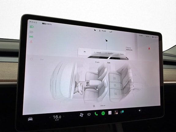 Tesla Model Y 21 of 30