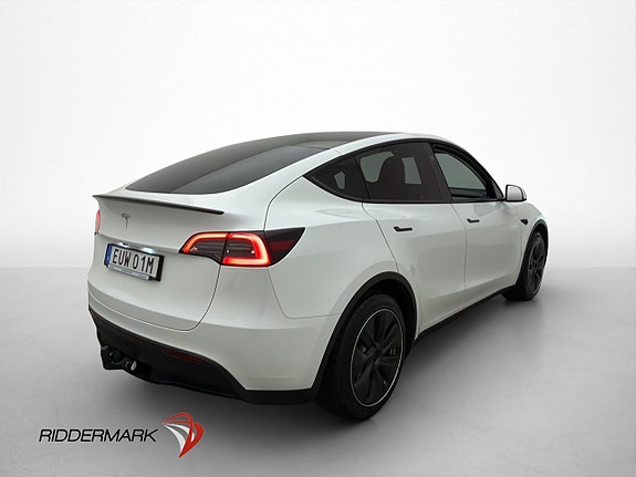 Tesla Model Y 9 of 30