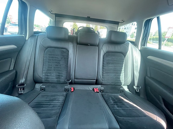 Volkswagen Passat 3 of 6