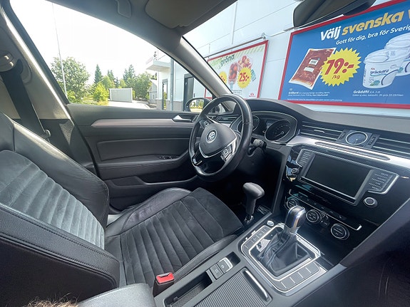 Volkswagen Passat 2 of 6