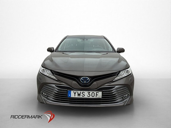 Toyota Camry 2 of 5