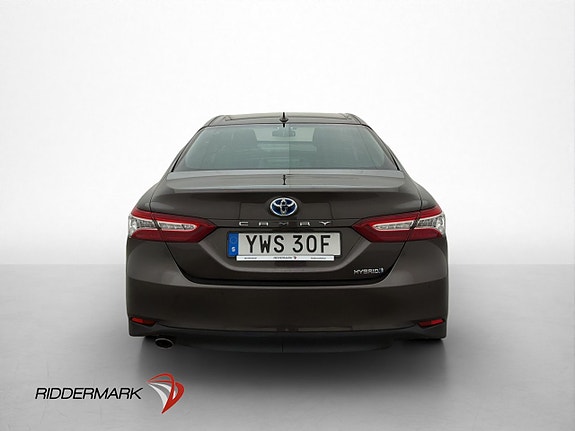 Toyota Camry 6 of 30