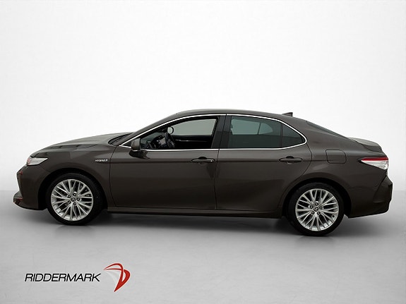 Toyota Camry 4 of 5