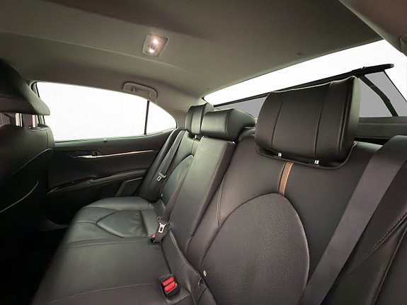 Toyota Camry 28 of 30